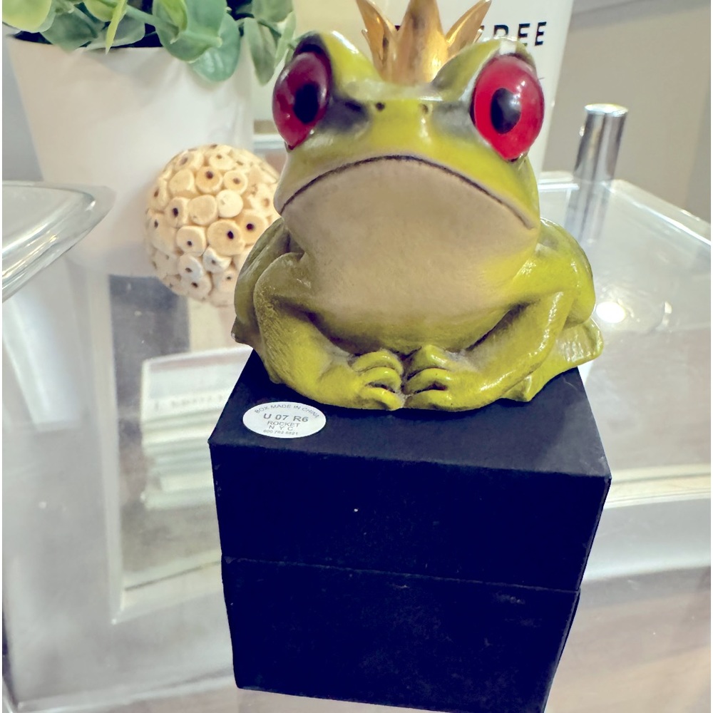 VERY RARE! Windstone Editions FROG PRINCE